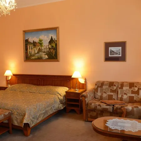 Bristol Georgy House Hotel 4*