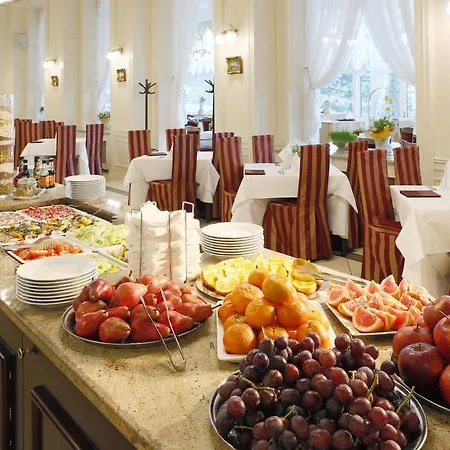 Bristol Georgy House Hotel 4*